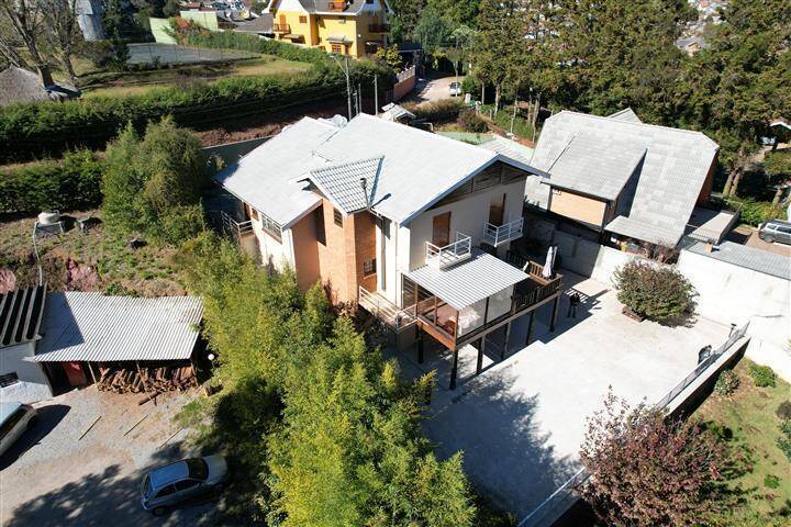 #2325 - Casa para Venda em Campos do Jordão - SP