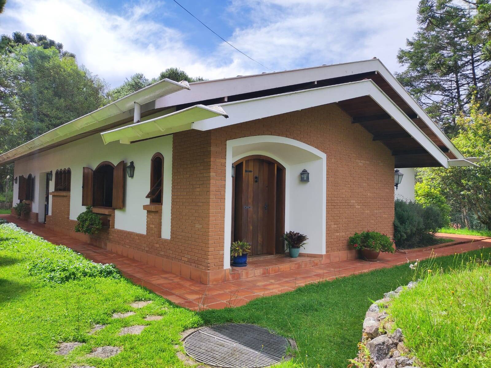 #2353 - Casa para Venda em Campos do Jordão - SP