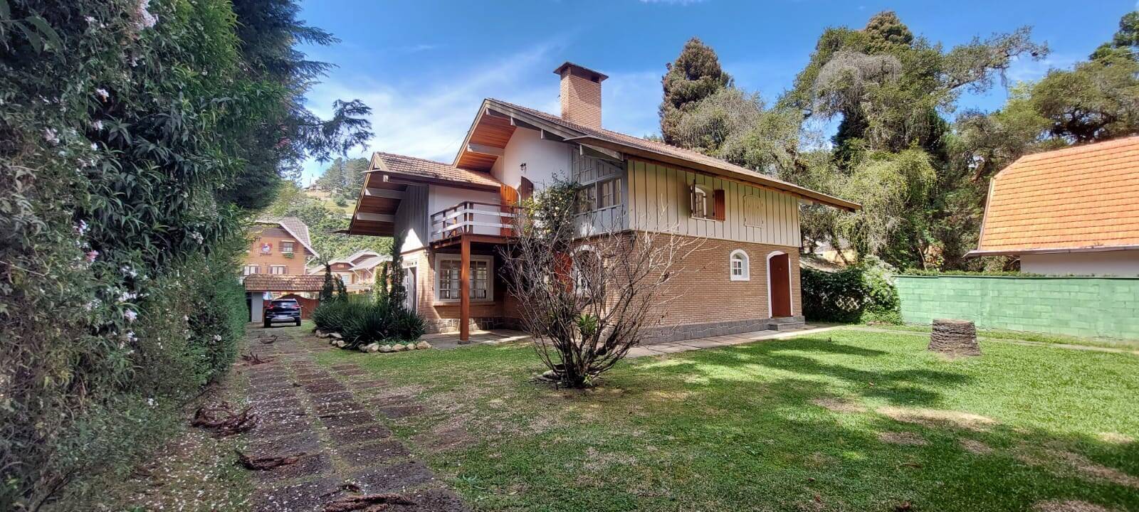 #2395 - Casa para Venda em Campos do Jordão - SP