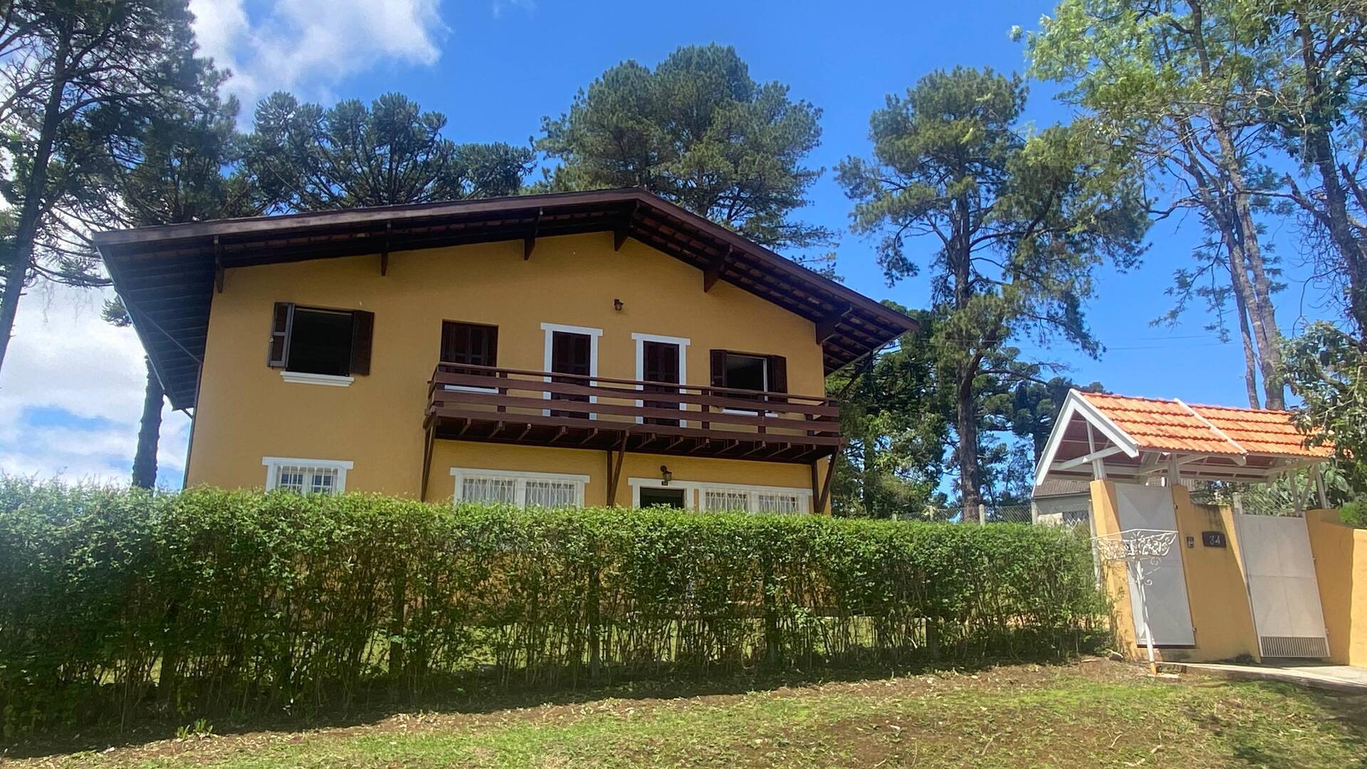 #2396 - Casa para Venda em Campos do Jordão - SP