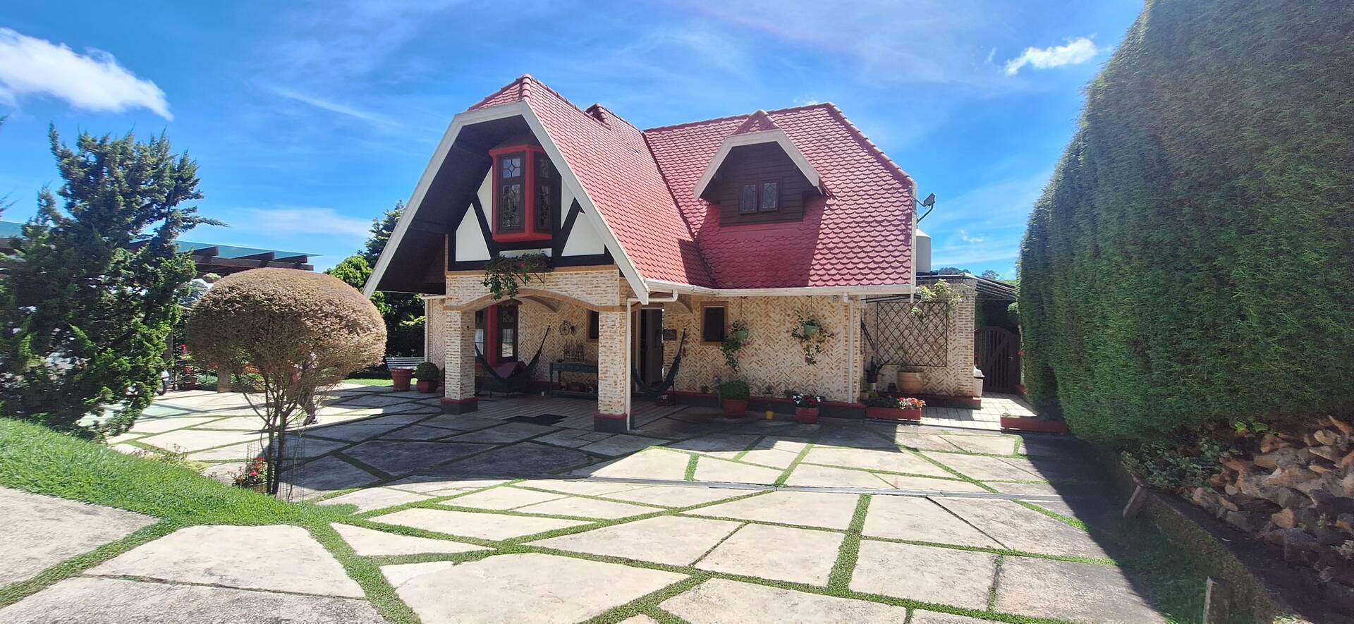 #2437 - Casa para Venda em Campos do Jordão - SP