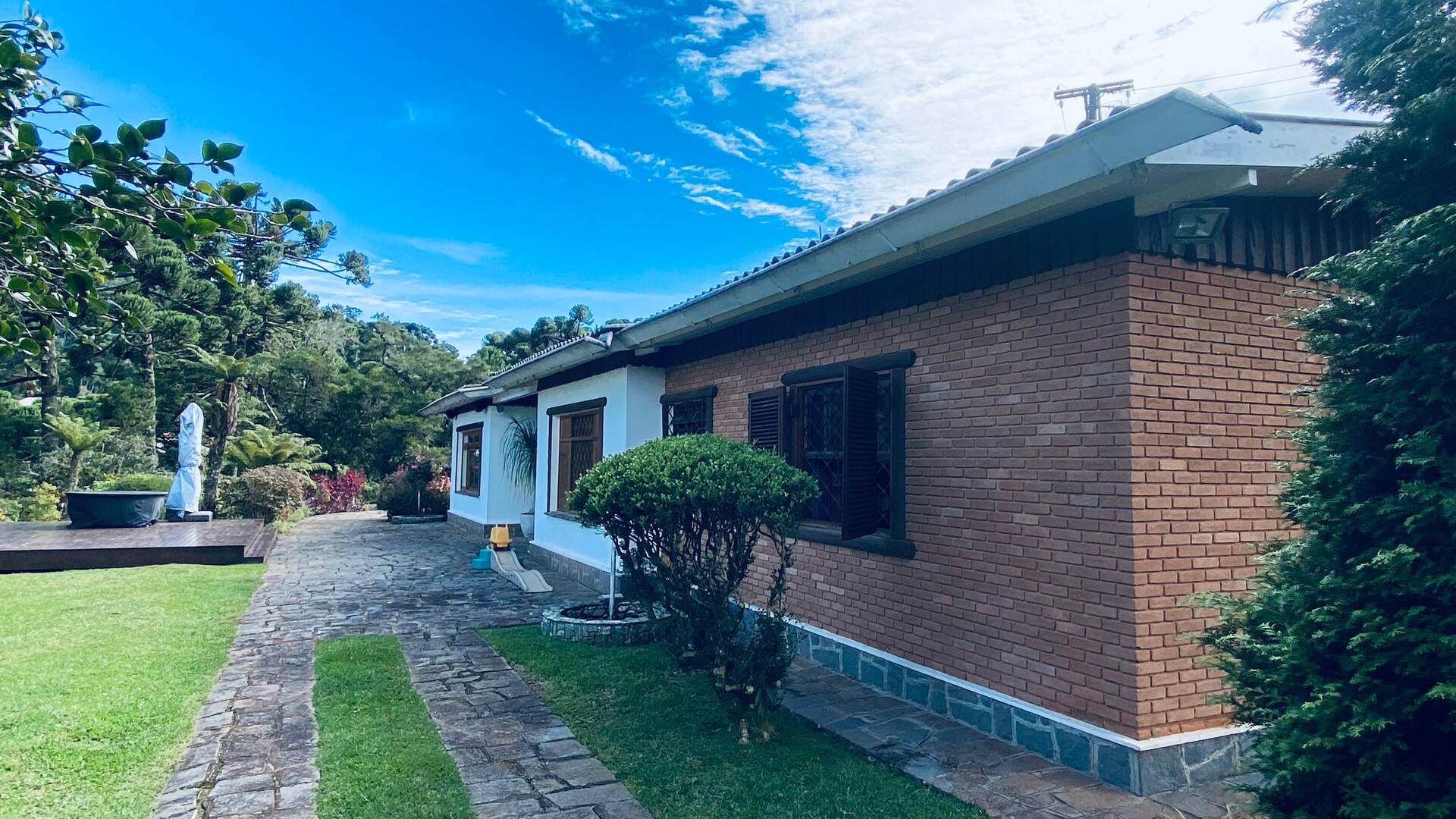 #2458 - Casa para Venda em Campos do Jordão - SP