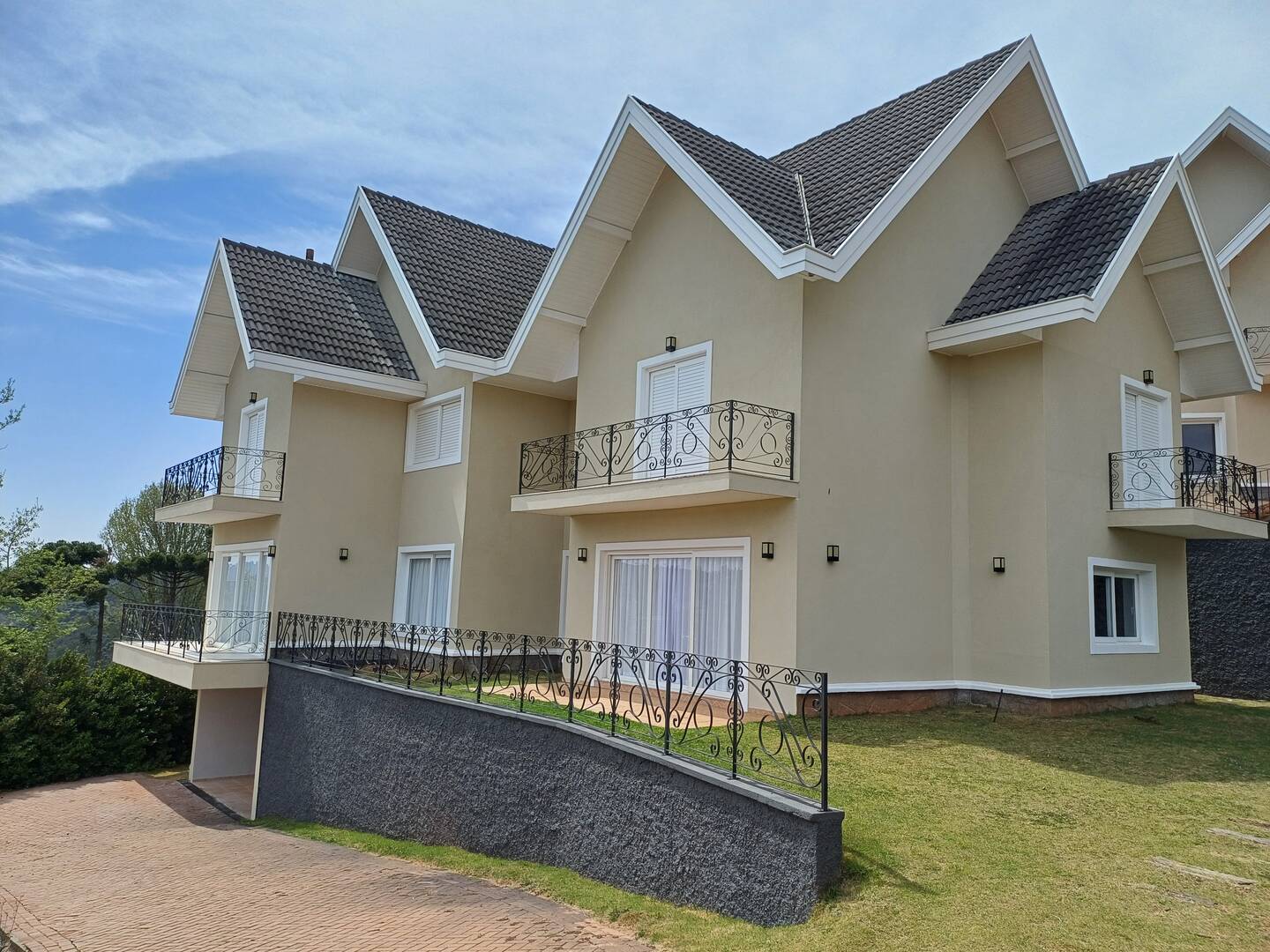 #2525 - Casa em condomínio para Venda em Campos do Jordão - SP