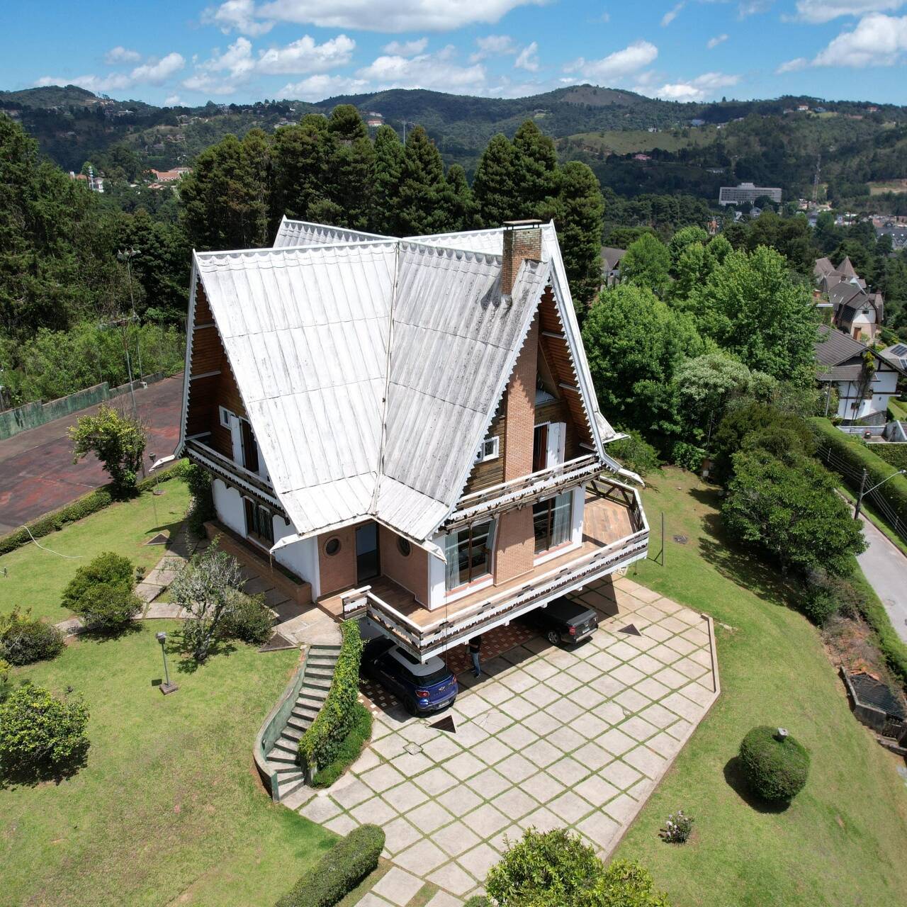 #2557 - Casa para Venda em Campos do Jordão - SP