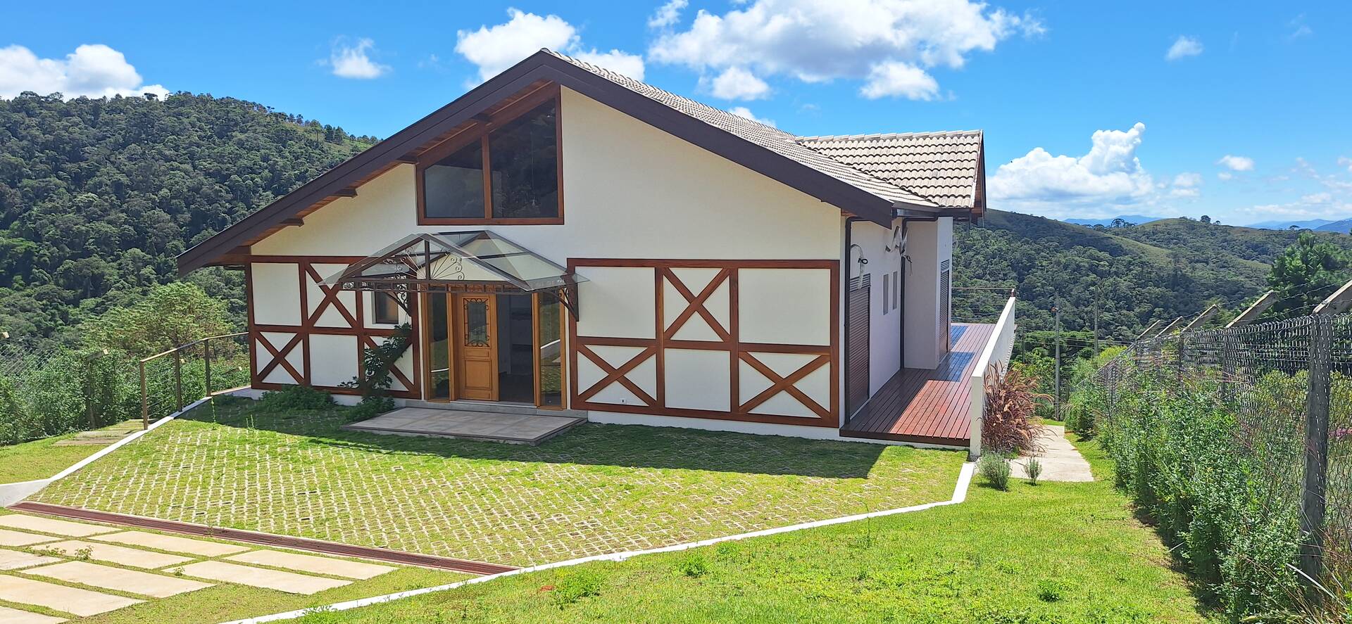 #2217 - Casa para Venda em Campos do Jordão - SP