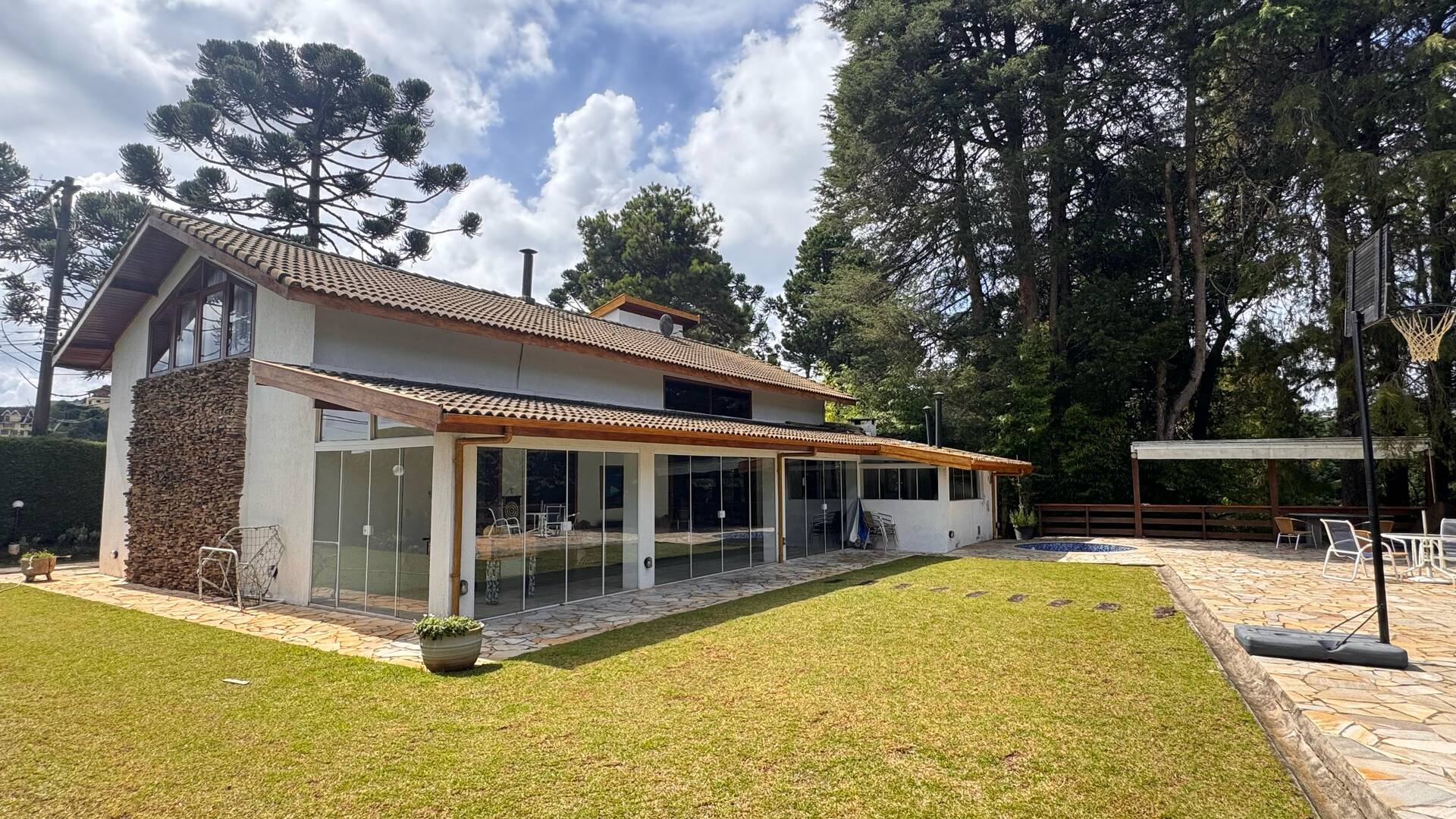 #2609 - Casa para Venda em Campos do Jordão - SP