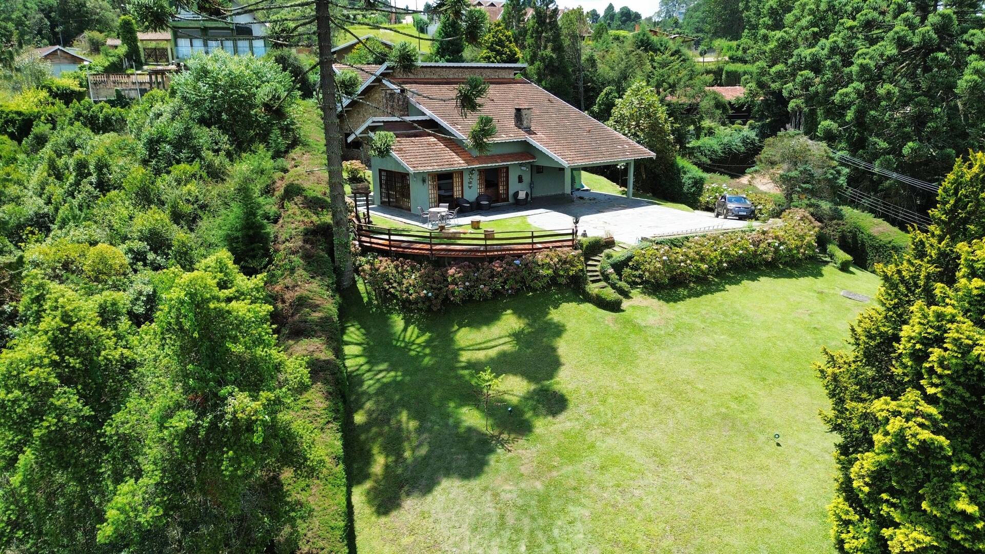 #2627 - Casa para Venda em Campos do Jordão - SP