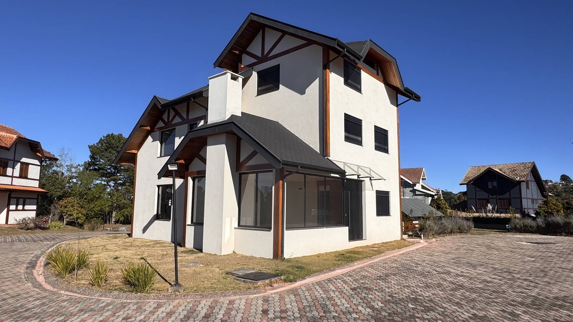 #2409 - Casa em condomínio para Venda em Campos do Jordão - SP