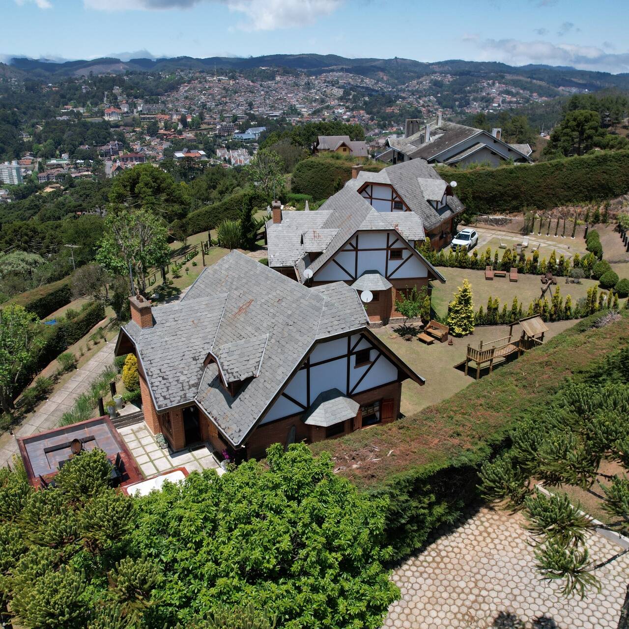 #2689 - Casa em condomínio para Venda em Campos do Jordão - SP