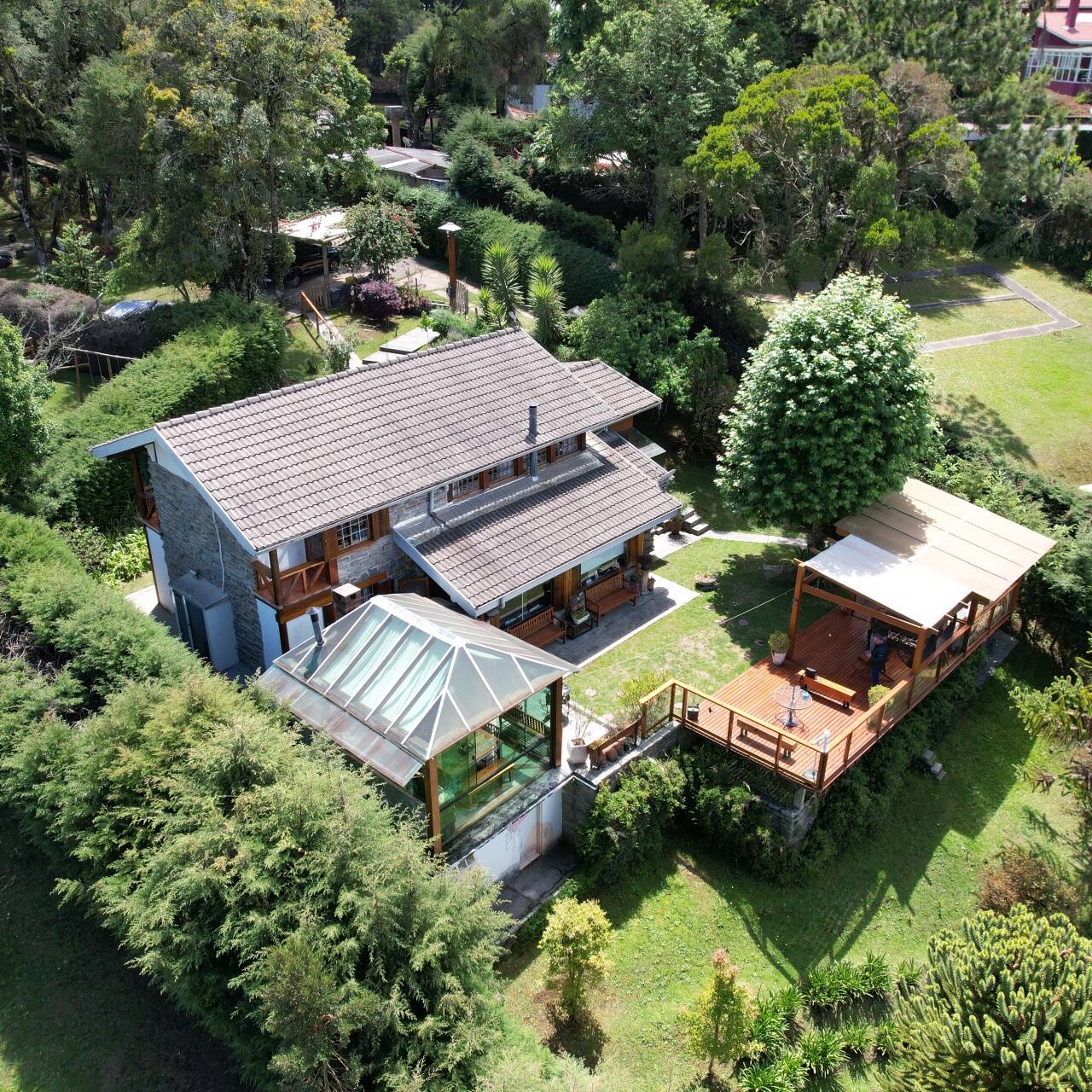 #2688 - Casa para Venda em Campos do Jordão - SP