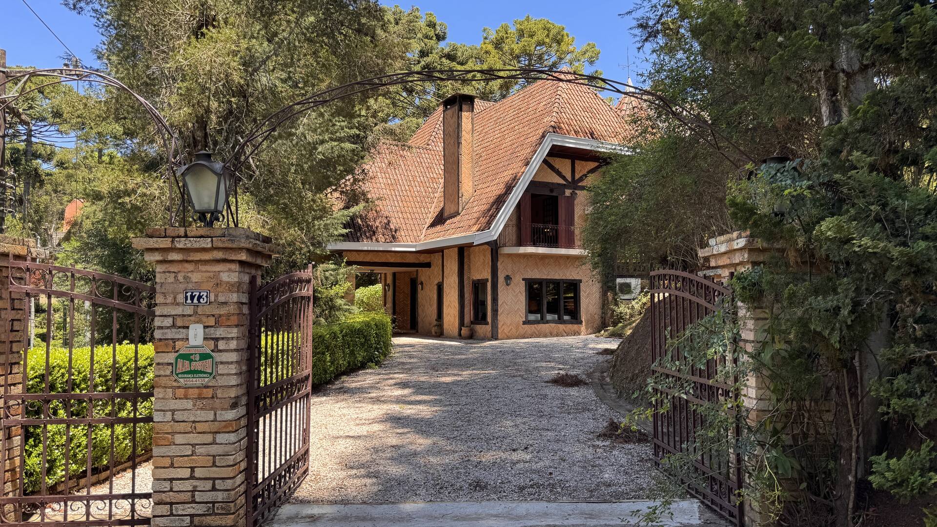 #2694 - Casa em condomínio para Venda em Campos do Jordão - SP
