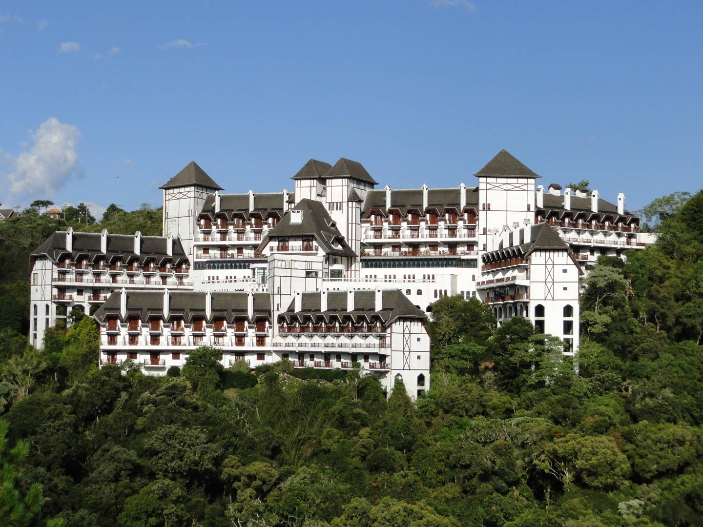 #2721 - Apartamento para Venda em Campos do Jordão - SP