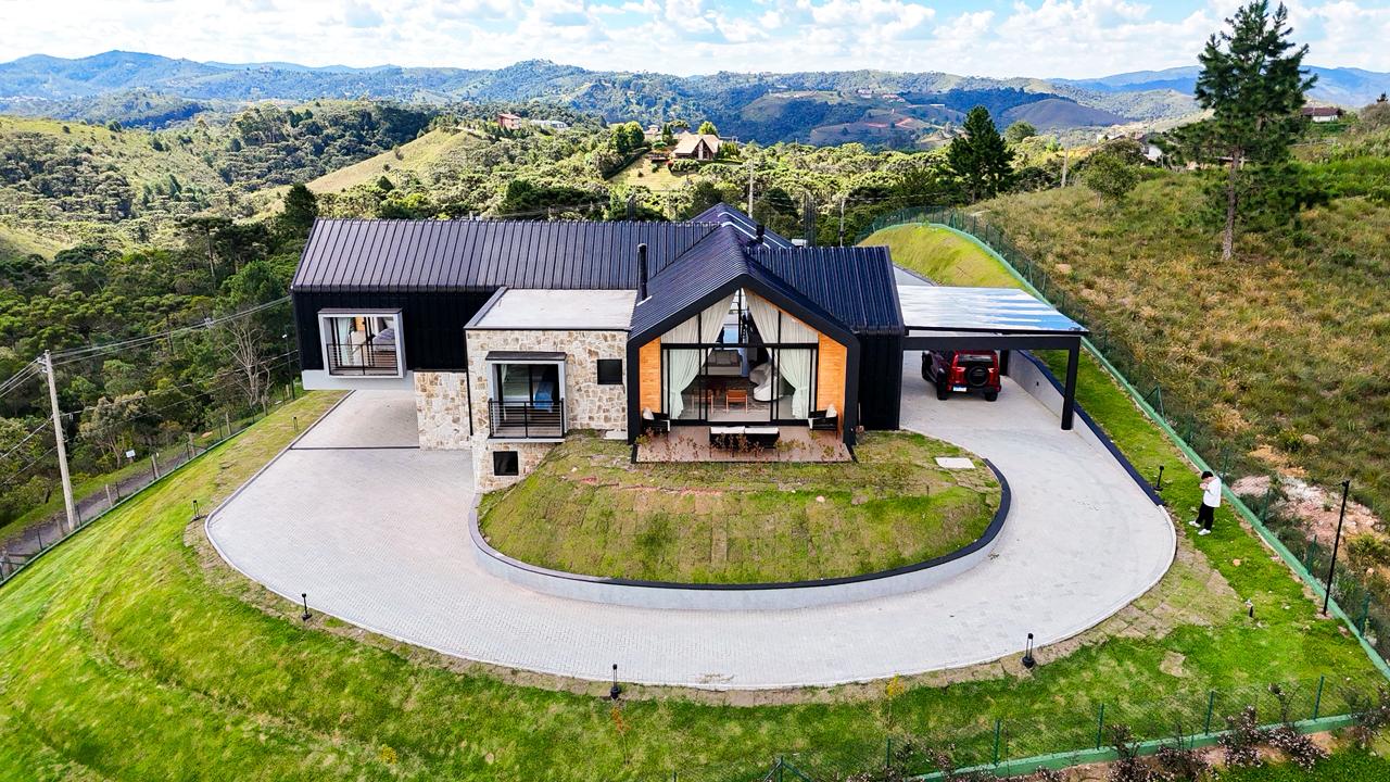 #2717 - Casa em condomínio para Venda em Campos do Jordão - SP