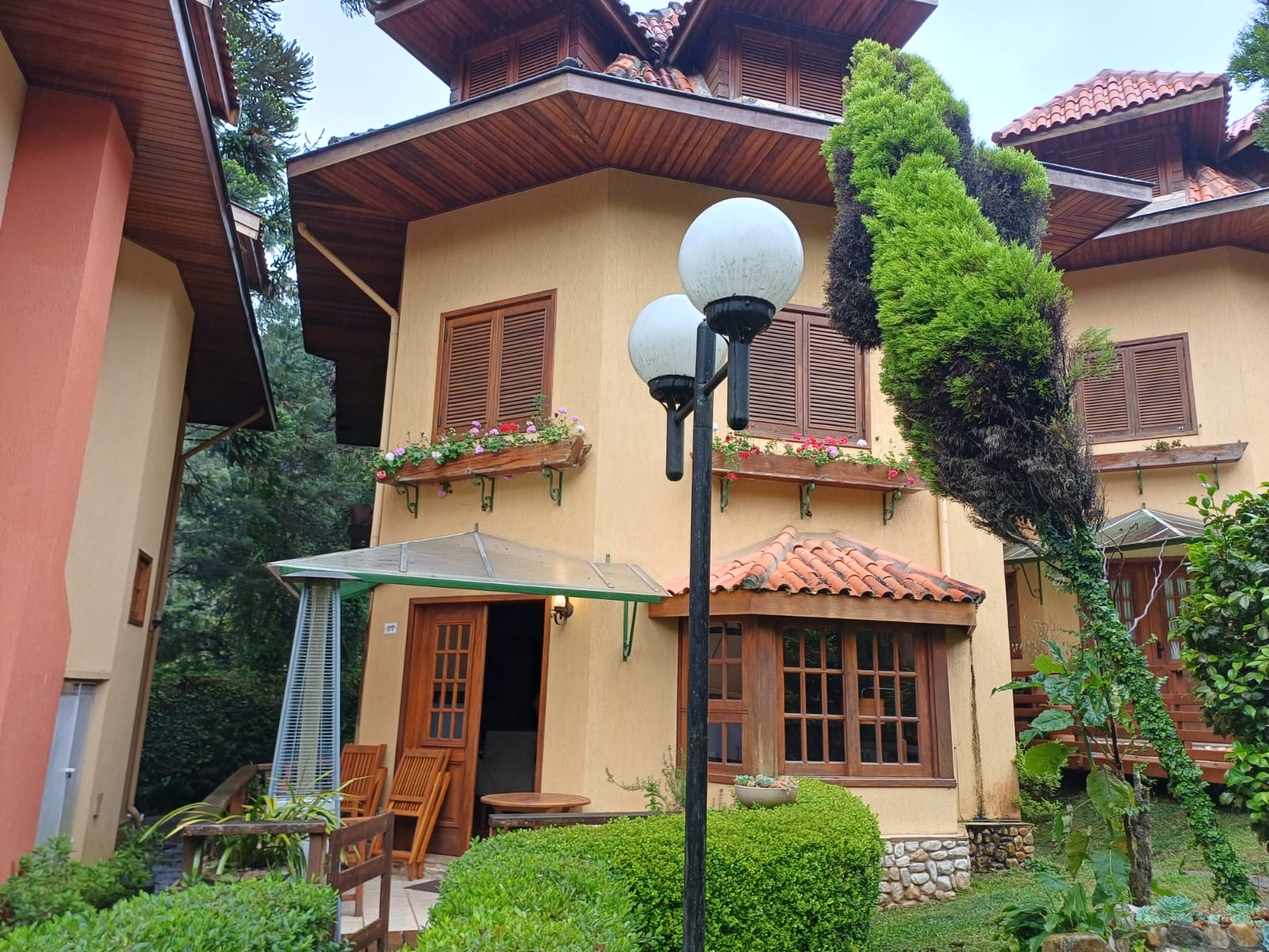 #2723 - Casa em condomínio para Venda em Campos do Jordão - SP