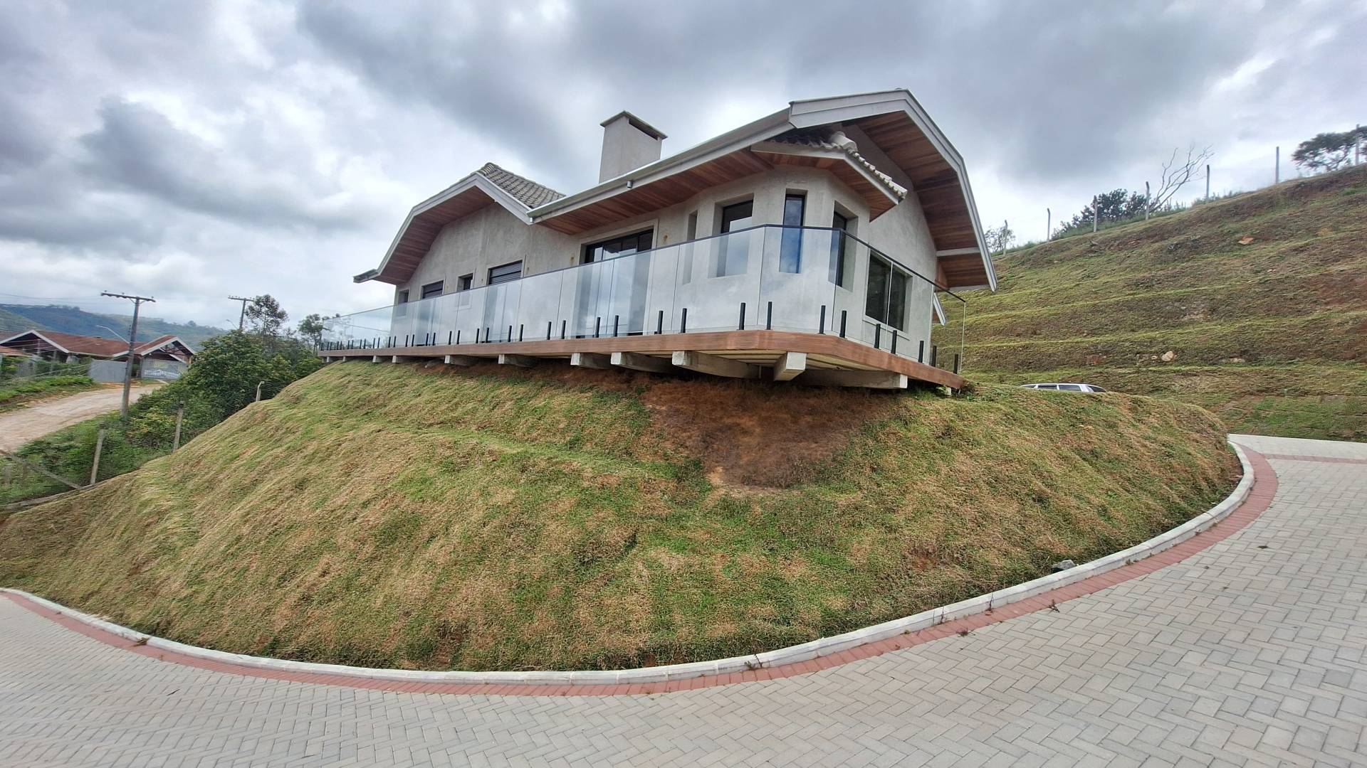 #2695 - Casa para Venda em Campos do Jordão - SP