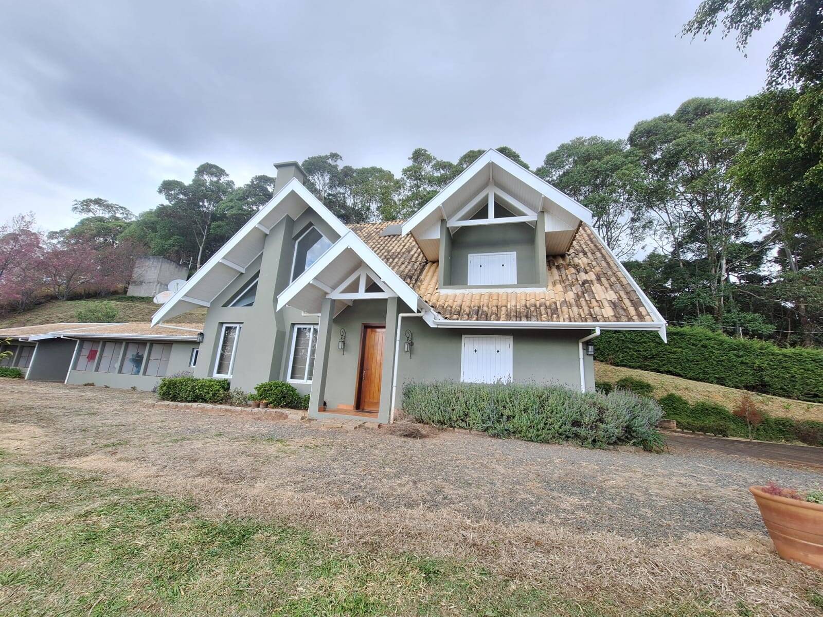 #2271 - Casa para Venda em Campos do Jordão - SP