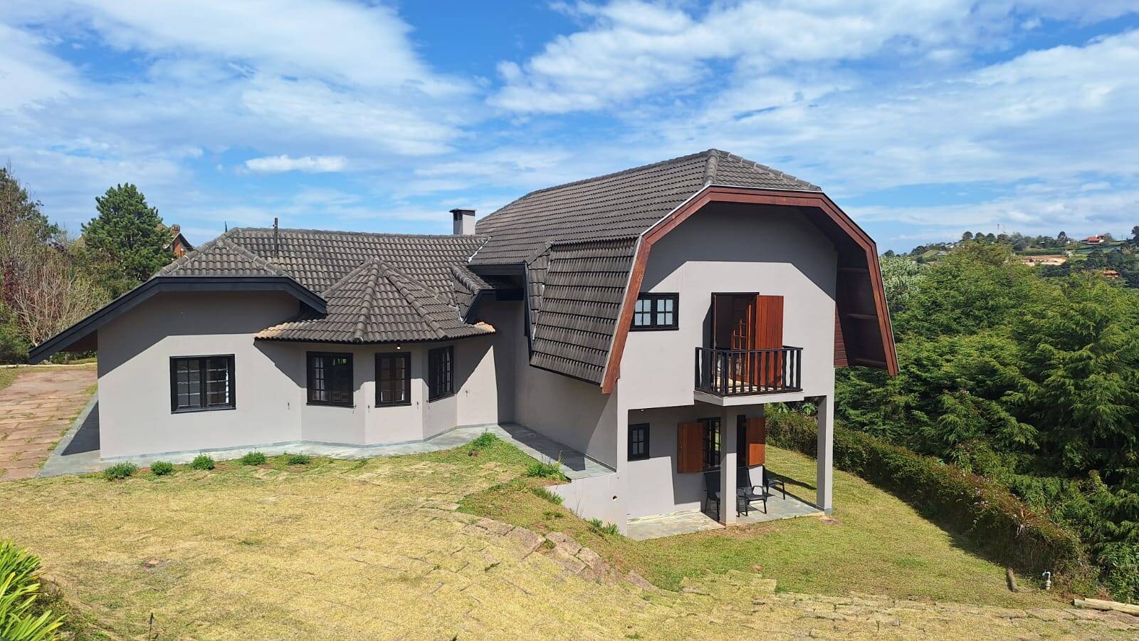 #2134 - Casa para Venda em Campos do Jordão - SP