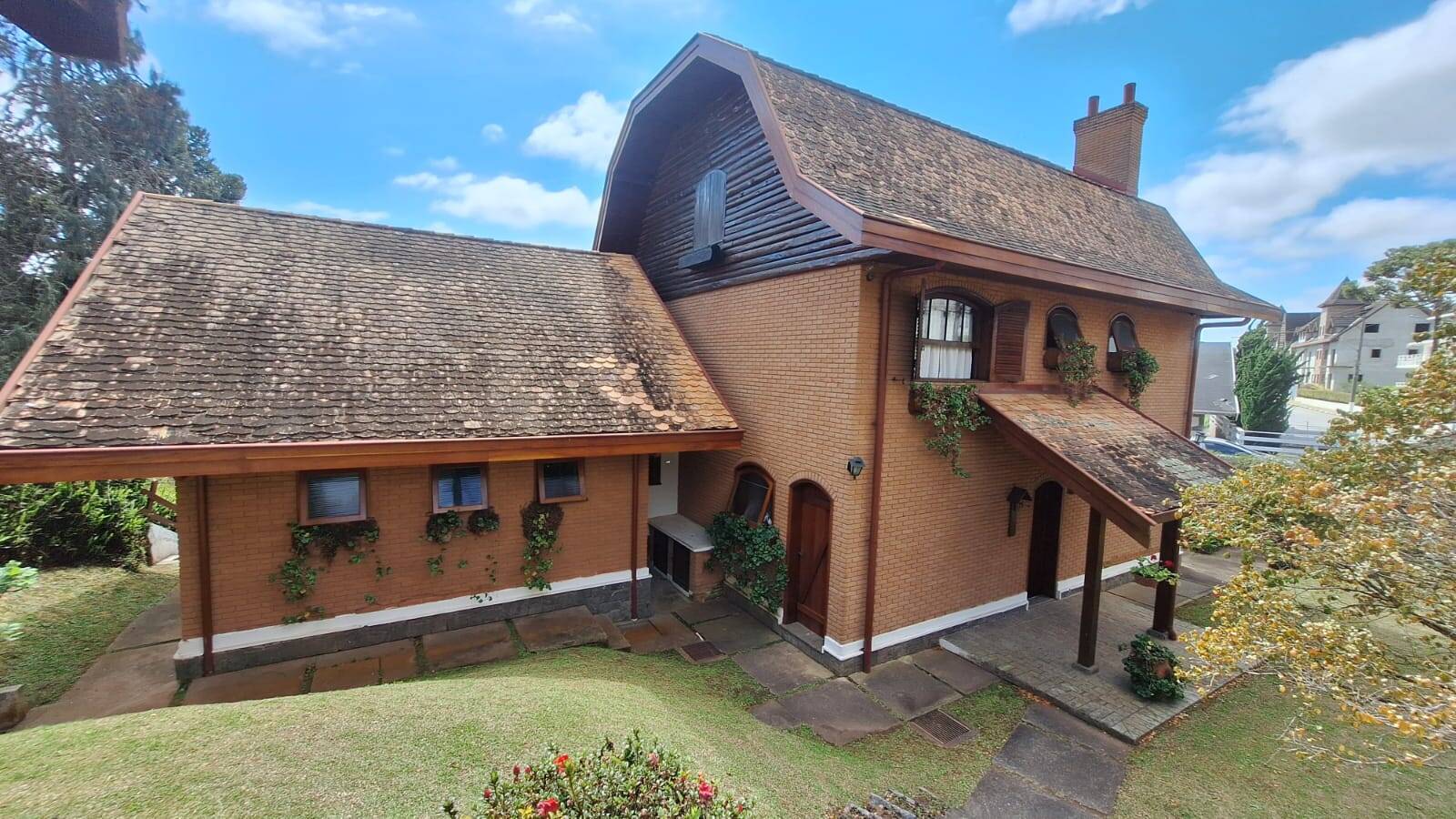 #2789 - Casa para Venda em Campos do Jordão - SP