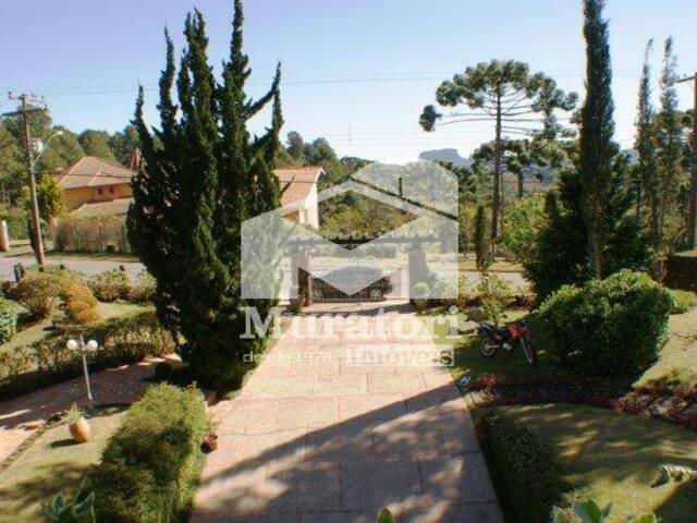 #2040 - Casa para Venda em Campos do Jordão - SP