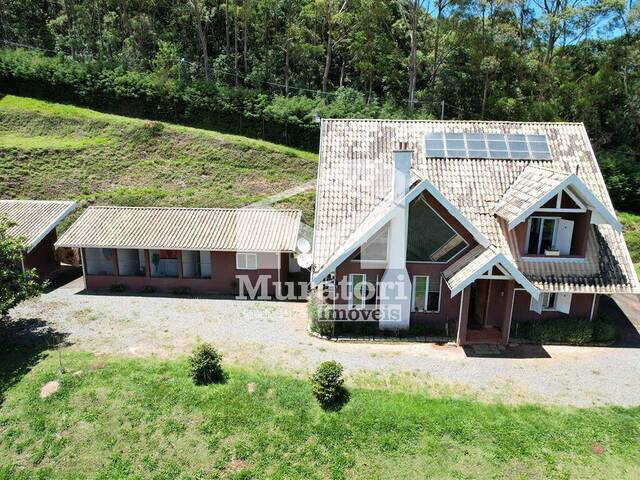 #2271 - Casa para Venda em Campos do Jordão - SP