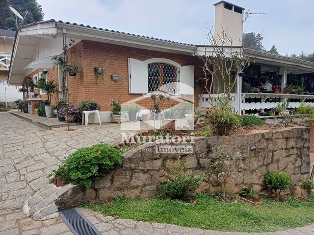 #2561 - Casa para Venda em Campos do Jordão - SP