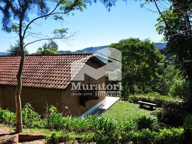 #2594 - Casa para Venda em Campos do Jordão - SP
