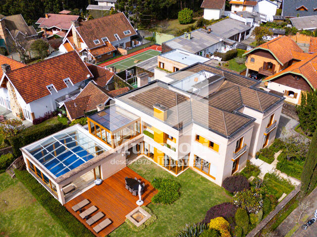 Casa para Venda em Campos do Jordão - 2