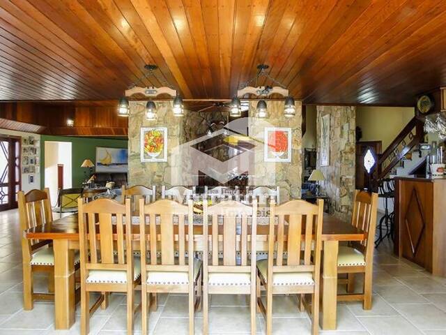 Casa para Venda em Campos do Jordão - 4