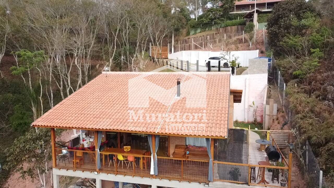 Casa à venda no bairro undefined, Santo Antônio do Pinhal, Referencia: 2580